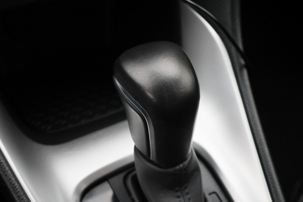 Toyota Yaris 1.5 Hybrid Dynamic Climate, ACC, Camera, Apple Carplay, DAB, LED, Elektrisch Pakket, 16''
