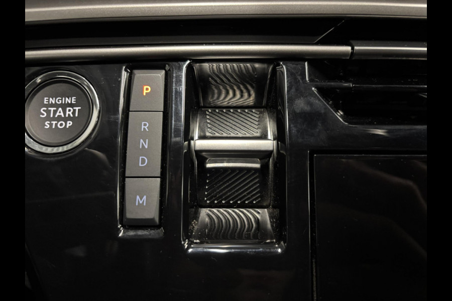 Peugeot 5008 1.2 Hybrid 136pk Allure Automaat Navigatie Cruise control Climate control LED Parkeersensoren Camera Apple Carplay/ Android Auto Radio