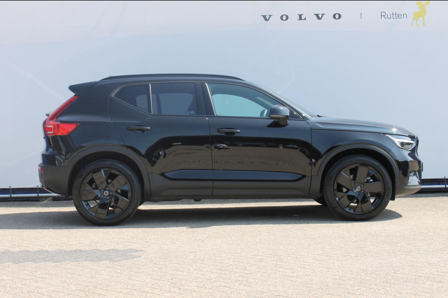 Volvo XC40 2.0 177PK Automaat Plus Black Edition 20" lichtmetalen velgen / Google infotainment / Stoelverwarming en Stuurwielverwarming / Draadloos opladen / Cruise control / Getinte ramen vanaf de B-stijl