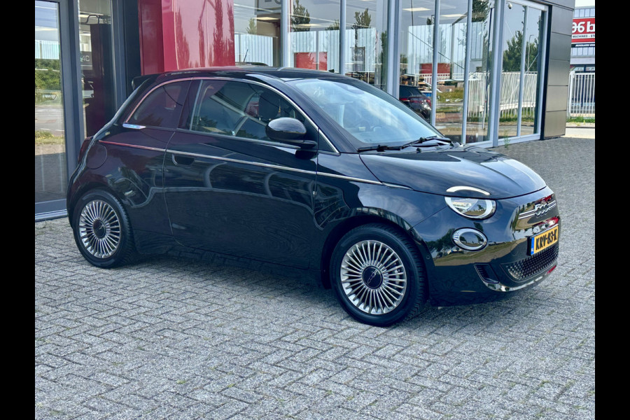 Fiat 500 Urban 42 kWh Apple/ Andoid Carplay | parkeersensoren voor en achter | 16'' |
