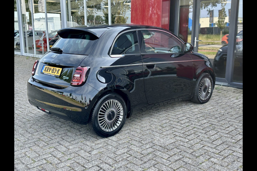Fiat 500 Urban 42 kWh Apple/ Andoid Carplay | parkeersensoren voor en achter | 16'' |