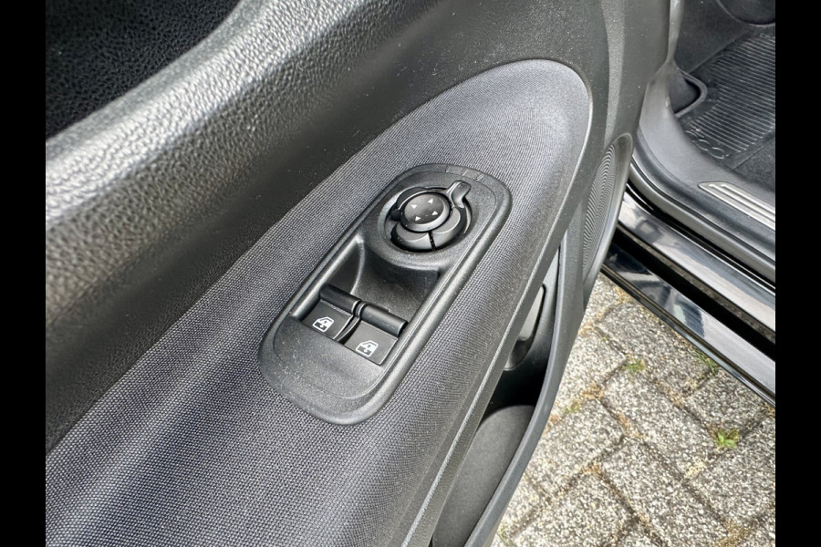 Fiat 500 Urban 42 kWh Apple/ Andoid Carplay | parkeersensoren voor en achter | 16'' |