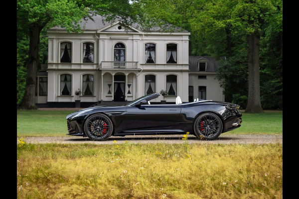 Aston Martin DB12 Volante 4.0 V8 | Bowers & Wilkins