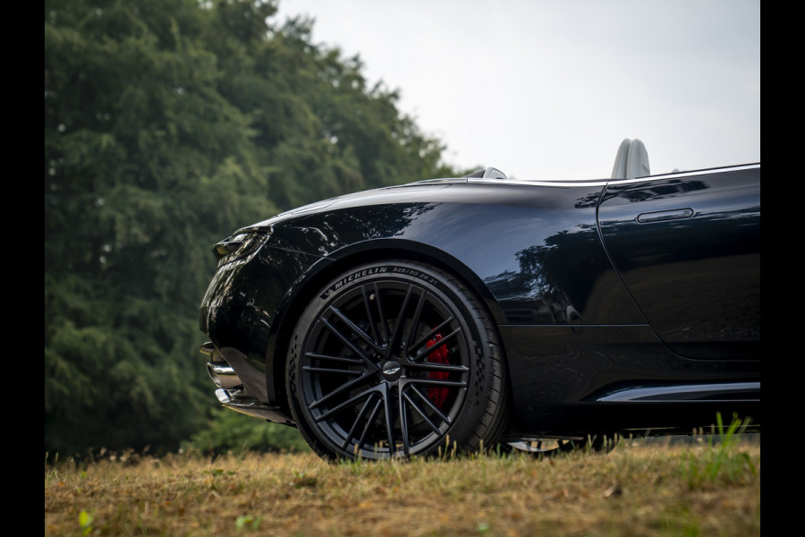 Aston Martin DB12 Volante 4.0 V8 | Bowers & Wilkins