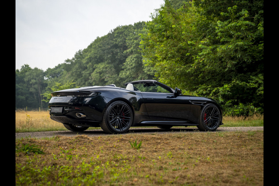 Aston Martin DB12 Volante 4.0 V8 | Bowers & Wilkins