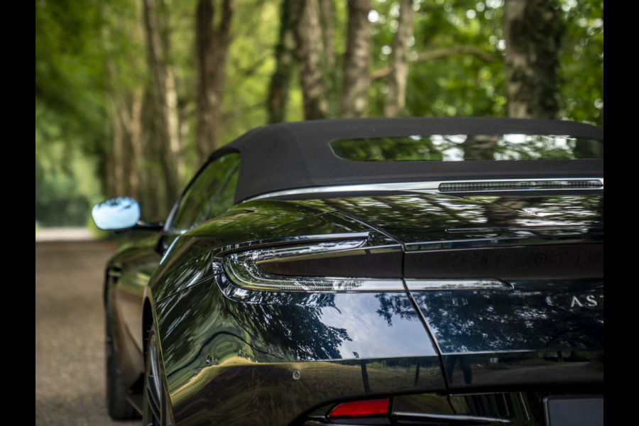 Aston Martin DB12 Volante 4.0 V8 | Bowers & Wilkins