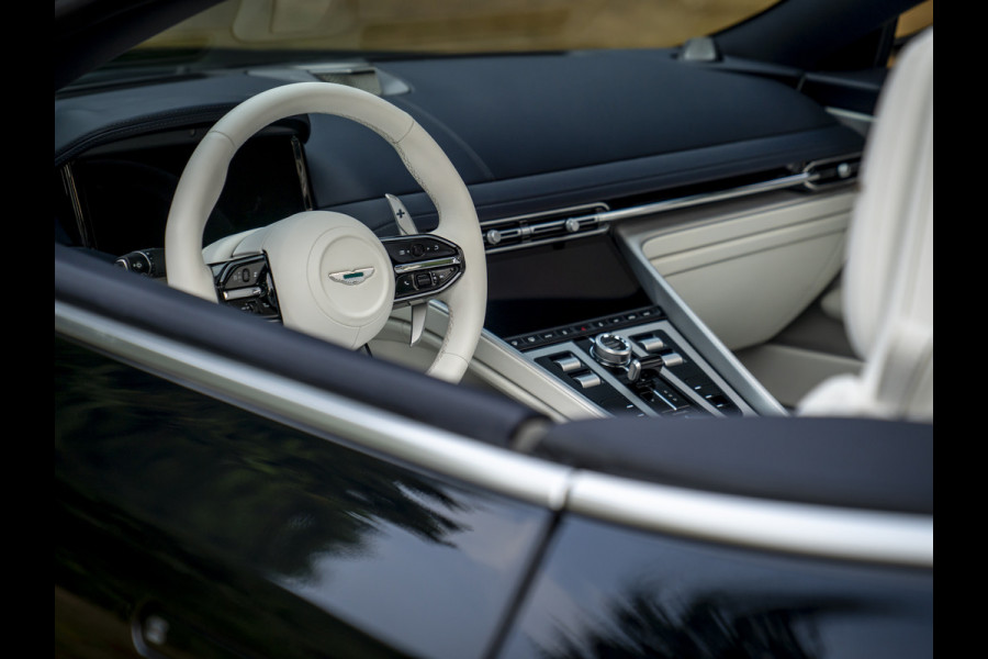 Aston Martin DB12 Volante 4.0 V8 | Bowers & Wilkins