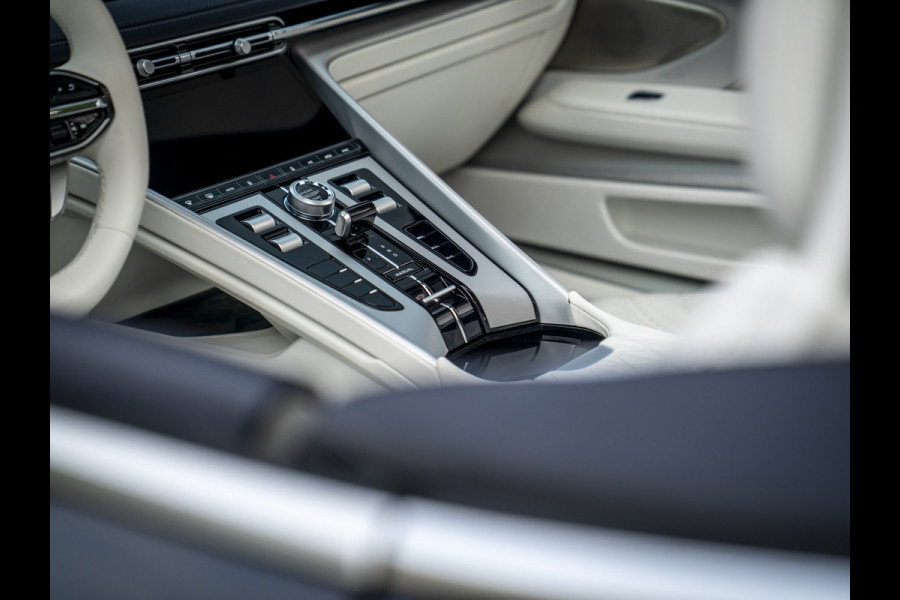 Aston Martin DB12 Volante 4.0 V8 | Bowers & Wilkins