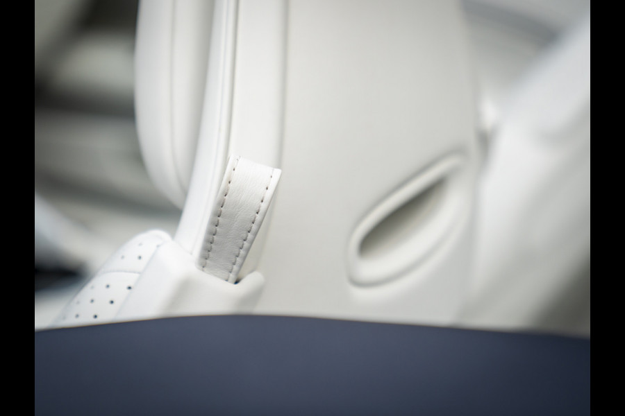 Aston Martin DB12 Volante 4.0 V8 | Bowers & Wilkins