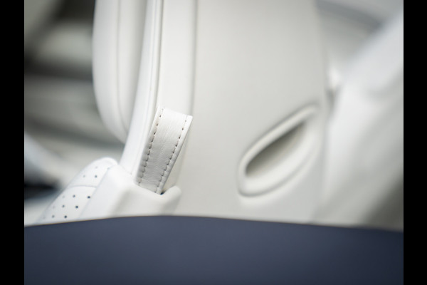 Aston Martin DB12 Volante 4.0 V8 | Bowers & Wilkins