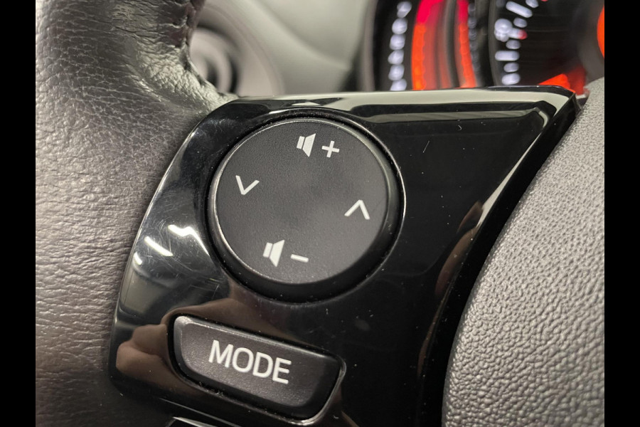 Citroën C1 1.0 VTi Shine Navigatie Camera Climate Control Lichtmetalen velgen Airco