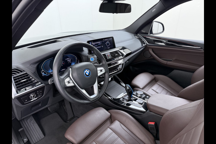 BMW iX3 High Executive 80kWh SOH 96% Panoramadak Sportstoelen Adap.Cruise Harman&Kardon® 360°Camera Head-Up Display Wireless Appel Carpl Elek.Stoelen Memory Stoelverwarming Elek.Achterklep Lmv 20" Privacy Glas DAB Adap.Led Keyless 1e Eigenaar Dealeronderhouden Origineel Nederlandse BMW