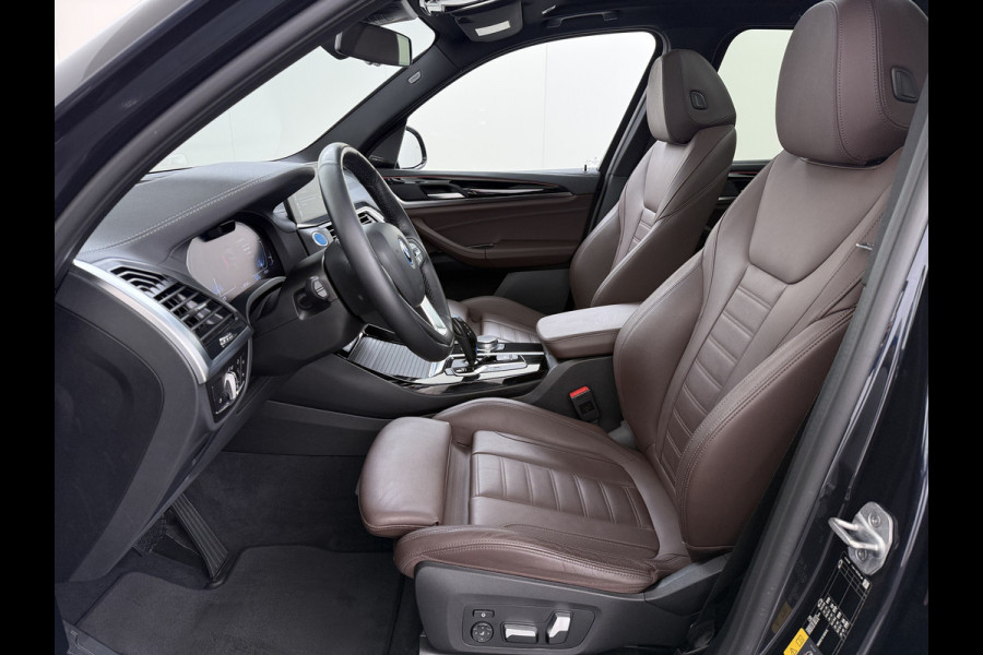 BMW iX3 High Executive 80kWh SOH 96% Panoramadak Sportstoelen Adap.Cruise Harman&Kardon® 360°Camera Head-Up Display Wireless Appel Carpl Elek.Stoelen Memory Stoelverwarming Elek.Achterklep Lmv 20" Privacy Glas DAB Adap.Led Keyless 1e Eigenaar Dealeronderhouden Origineel Nederlandse BMW