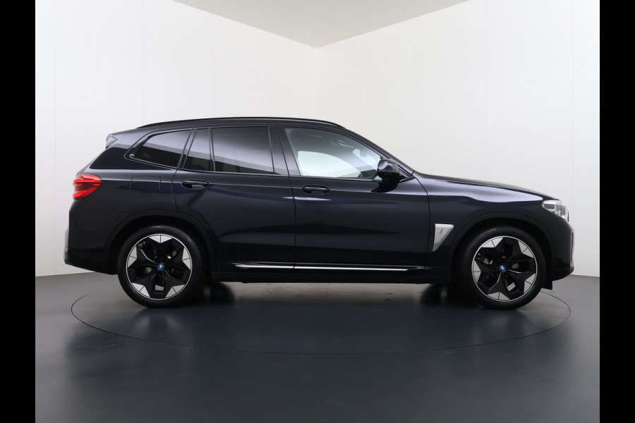 BMW iX3 High Executive 80kWh SOH 96% Panoramadak Sportstoelen Adap.Cruise Harman&Kardon® 360°Camera Head-Up Display Wireless Appel Carpl Elek.Stoelen Memory Stoelverwarming Elek.Achterklep Lmv 20" Privacy Glas DAB Adap.Led Keyless 1e Eigenaar Dealeronderhouden Origineel Nederlandse BMW