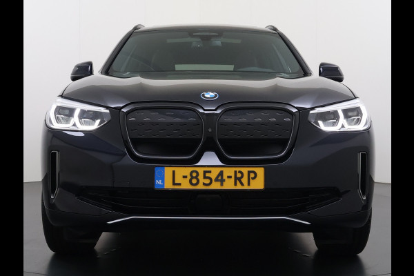 BMW iX3 High Executive 80kWh SOH 96% Panoramadak Sportstoelen Adap.Cruise Harman&Kardon® 360°Camera Head-Up Display Wireless Appel Carpl Elek.Stoelen Memory Stoelverwarming Elek.Achterklep Lmv 20" Privacy Glas DAB Adap.Led Keyless 1e Eigenaar Dealeronderhouden Origineel Nederlandse BMW