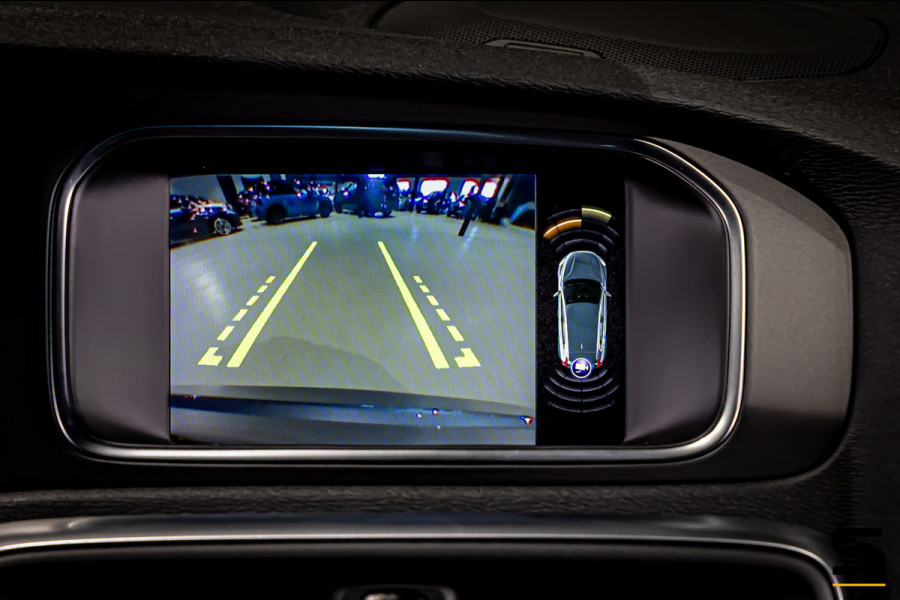 Volvo V40 1.5 T3 Polar+ Sport|R-Design|Cam|Pano|H&K|NAP|2e e