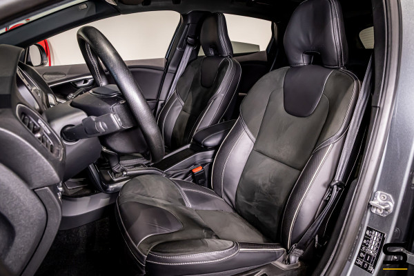 Volvo V40 1.5 T3 Polar+ Sport|R-Design|Cam|Pano|H&K|NAP|2e e