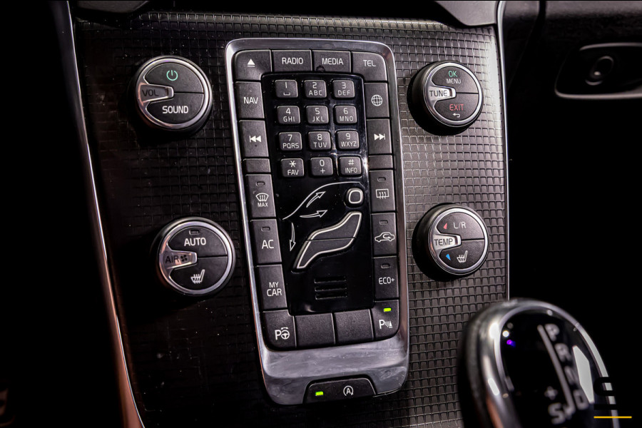 Volvo V40 1.5 T3 Polar+ Sport|R-Design|Cam|Pano|H&K|NAP|2e e