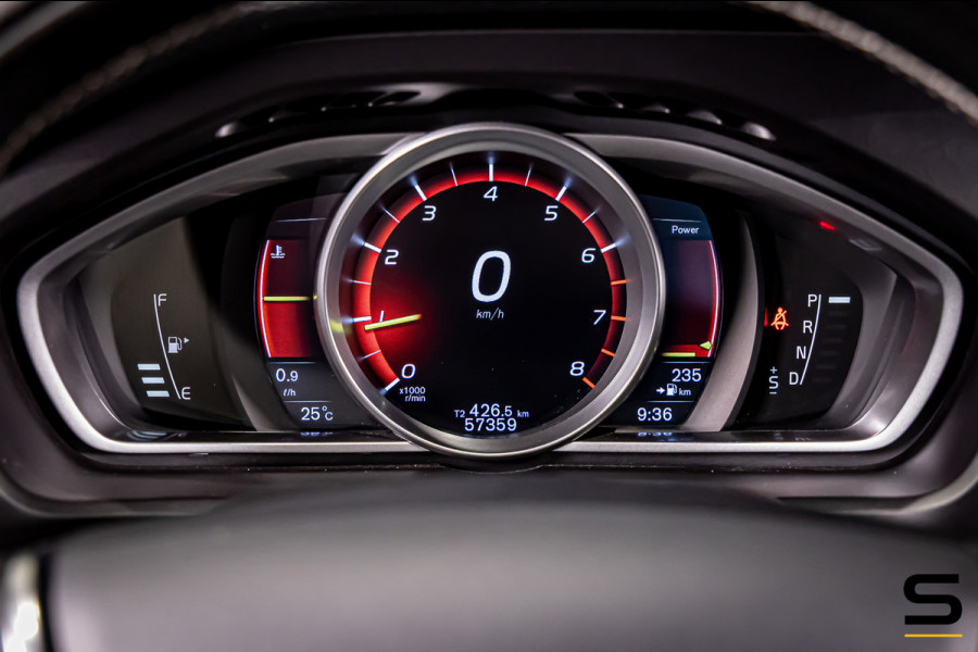 Volvo V40 1.5 T3 Polar+ Sport|R-Design|Cam|Pano|H&K|NAP|2e e