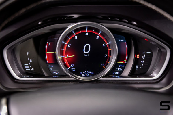 Volvo V40 1.5 T3 Polar+ Sport|R-Design|Cam|Pano|H&K|NAP|2e e