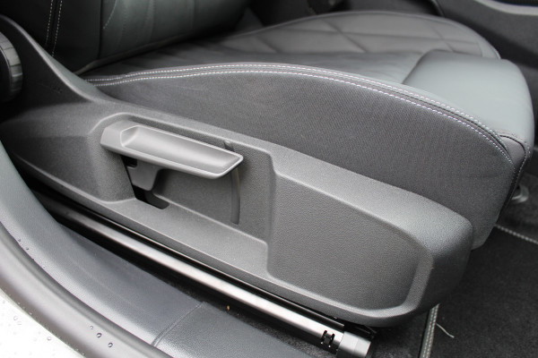Ford Capri Premium Extended Range RWD 77 kWh | Panoramadak | Leder | Head-up | BLIS | 360 Camera | ACC