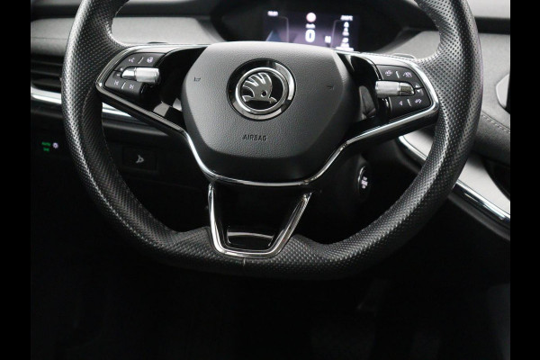 Škoda Enyaq iV 60 | SOH 92,4% | Panoramadak | Stoel/stuur verwarming | Half leder | Adaptive cruise | Carplay | Virtueel dashboard | Sfeerverlichting | Climate control | Camera | Park assist |