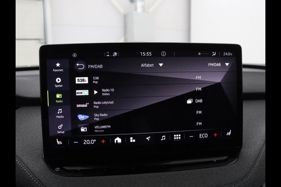 Škoda Enyaq iV 60 | SOH 92,4% | Panoramadak | Stoel/stuur verwarming | Half leder | Adaptive cruise | Carplay | Virtueel dashboard | Sfeerverlichting | Climate control | Camera | Park assist |