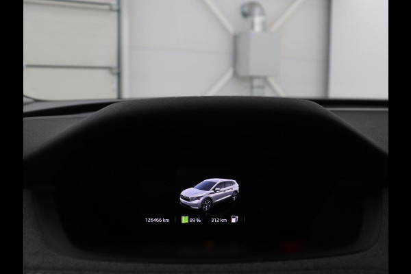 Škoda Enyaq iV 60 | SOH 92,4% | Panoramadak | Stoel/stuur verwarming | Half leder | Adaptive cruise | Carplay | Virtueel dashboard | Sfeerverlichting | Climate control | Camera | Park assist |