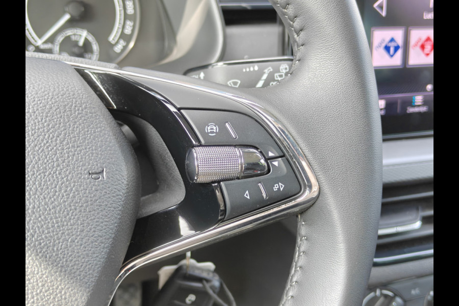 Škoda Kamiq 1.0 TSI Ambition / Trekhaak / Carplay / Cruise Control / DAB / 16'' /
