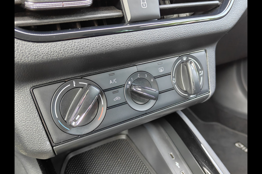 Škoda Kamiq 1.0 TSI Ambition / Trekhaak / Carplay / Cruise Control / DAB / 16'' /