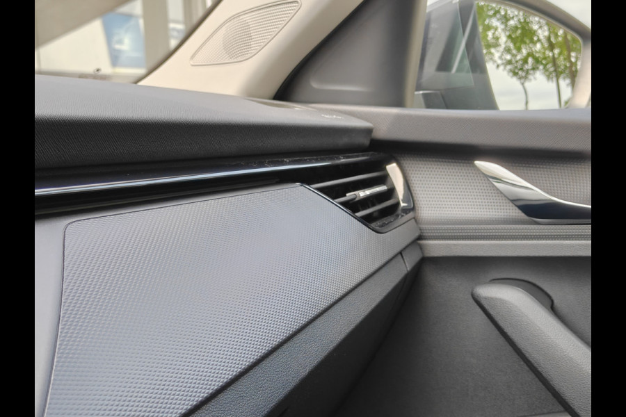 Škoda Kamiq 1.0 TSI Ambition / Trekhaak / Carplay / Cruise Control / DAB / 16'' /