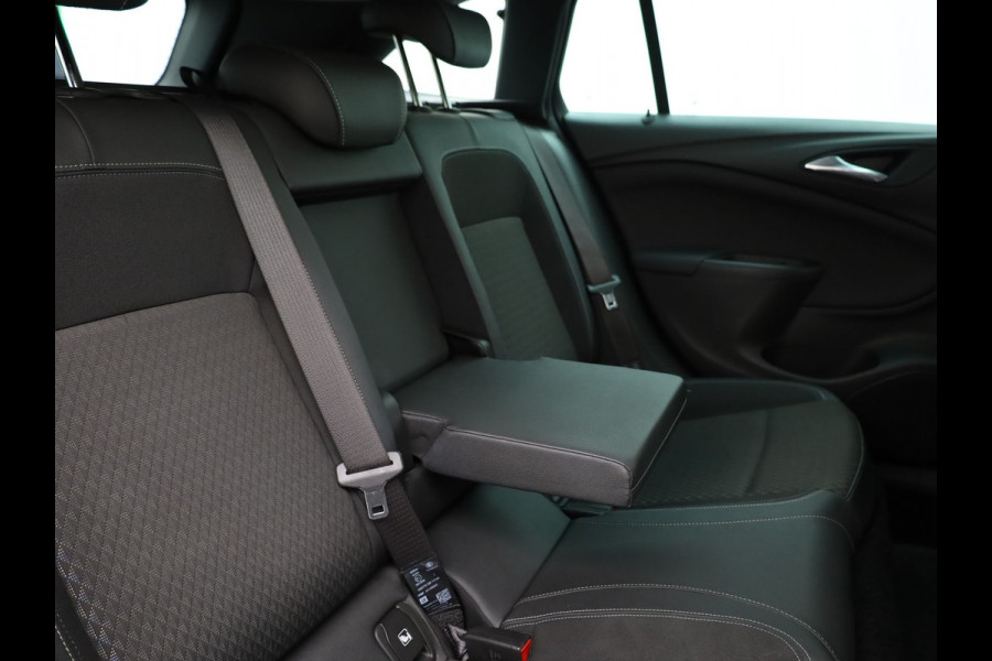 Opel Astra Sports Tourer 1.4 Turbo Innovation | Trekhaak | Elk. A-klep | Keyless | AGR stoelen | Camera | Prijs Rijklaar!!