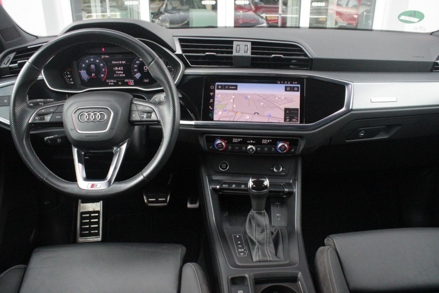 Audi Q3 Sportback 35 TFSI 150PK AUTOMAAT S EDITION | DRAADLOZE APPLE CARPLAY/ANDROID AUTO | ACHTERUITRIJ CAMERA | DODEHOEK DETECTIE | PARKEERSENSOREN VOOR + ACHTER | VIRTUAL COCKPIT | STOEL VERWARMING | ELEKTRISCH BEDIENBARE ACHTERKLEP | S-LINE INTERIEUR/EXTERIEUR | DAB+ RADIO | NAVIGATIE | VOLLEDIG LEDEREN BEKLEDING | DRAADLOZE TELEFOONLADER | KEYLESS ENTRY/START | CRUISE CONTROL | LED MATRIX KOPLAMPEN |
