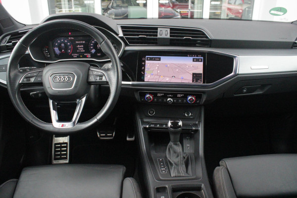 Audi Q3 Sportback 35 TFSI 150PK AUTOMAAT S EDITION | DRAADLOZE APPLE CARPLAY/ANDROID AUTO | ACHTERUITRIJ CAMERA | DODEHOEK DETECTIE | PARKEERSENSOREN VOOR + ACHTER | VIRTUAL COCKPIT | STOEL VERWARMING | ELEKTRISCH BEDIENBARE ACHTERKLEP | S-LINE INTERIEUR/EXTERIEUR | DAB+ RADIO | NAVIGATIE | VOLLEDIG LEDEREN BEKLEDING | DRAADLOZE TELEFOONLADER | KEYLESS ENTRY/START | CRUISE CONTROL | LED MATRIX KOPLAMPEN |