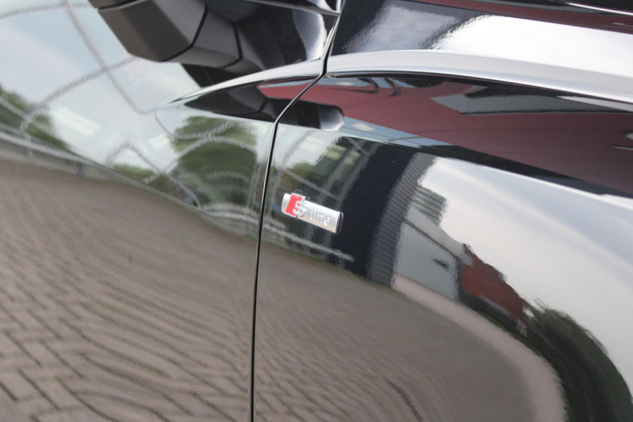 Audi Q3 Sportback 35 TFSI 150PK AUTOMAAT S EDITION | DRAADLOZE APPLE CARPLAY/ANDROID AUTO | ACHTERUITRIJ CAMERA | DODEHOEK DETECTIE | PARKEERSENSOREN VOOR + ACHTER | VIRTUAL COCKPIT | STOEL VERWARMING | ELEKTRISCH BEDIENBARE ACHTERKLEP | S-LINE INTERIEUR/EXTERIEUR | DAB+ RADIO | NAVIGATIE | VOLLEDIG LEDEREN BEKLEDING | DRAADLOZE TELEFOONLADER | KEYLESS ENTRY/START | CRUISE CONTROL | LED MATRIX KOPLAMPEN |