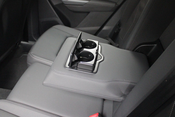 Audi Q3 Sportback 35 TFSI 150PK AUTOMAAT S EDITION | DRAADLOZE APPLE CARPLAY/ANDROID AUTO | ACHTERUITRIJ CAMERA | DODEHOEK DETECTIE | PARKEERSENSOREN VOOR + ACHTER | VIRTUAL COCKPIT | STOEL VERWARMING | ELEKTRISCH BEDIENBARE ACHTERKLEP | S-LINE INTERIEUR/EXTERIEUR | DAB+ RADIO | NAVIGATIE | VOLLEDIG LEDEREN BEKLEDING | DRAADLOZE TELEFOONLADER | KEYLESS ENTRY/START | CRUISE CONTROL | LED MATRIX KOPLAMPEN |
