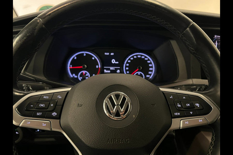 Volkswagen Transporter 2.0 TDI Dub. Cabine / 5-pers / NL-auto / CarPlay