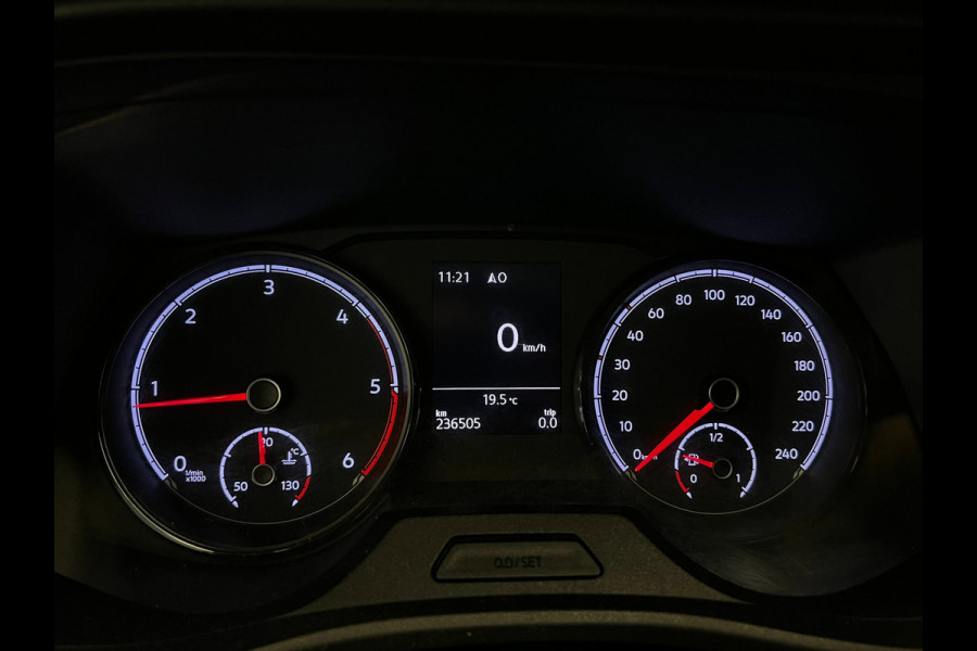 Volkswagen Transporter 2.0 TDI Dub. Cabine / 5-pers / NL-auto / CarPlay