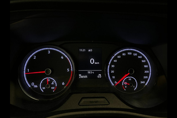 Volkswagen Transporter 2.0 TDI Dub. Cabine / 5-pers / NL-auto / CarPlay