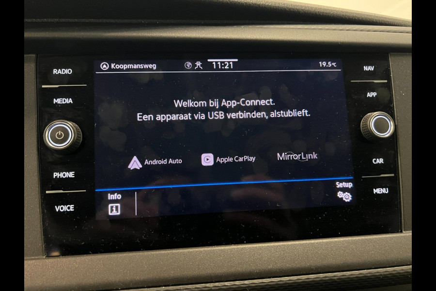 Volkswagen Transporter 2.0 TDI Dub. Cabine / 5-pers / NL-auto / CarPlay