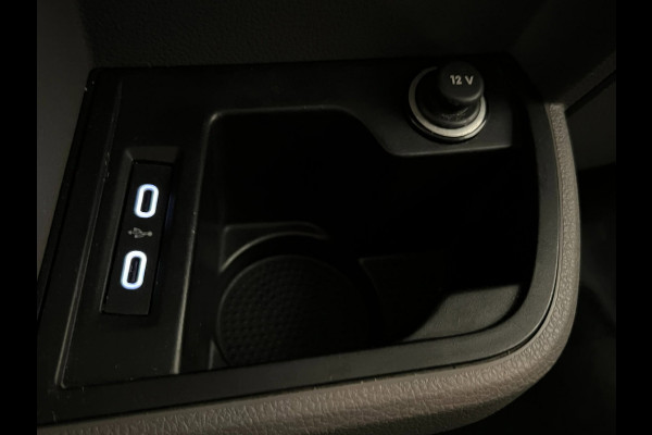 Volkswagen Transporter 2.0 TDI Dub. Cabine / 5-pers / NL-auto / CarPlay