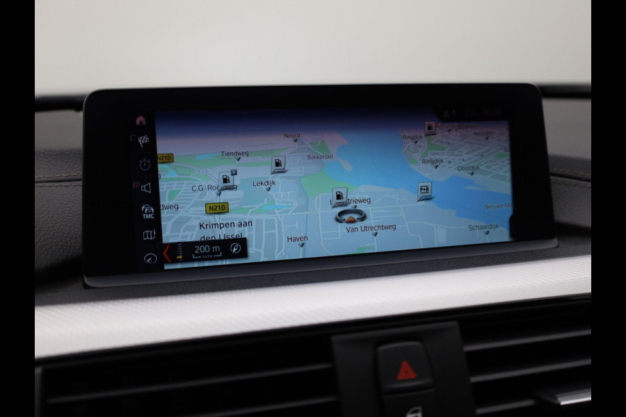BMW 3 Serie Touring 318i M Sport Edition | Head Up | Elk. A-klep | 19'' | Leder | Stoelverw. | Prijs Rijklaar!!