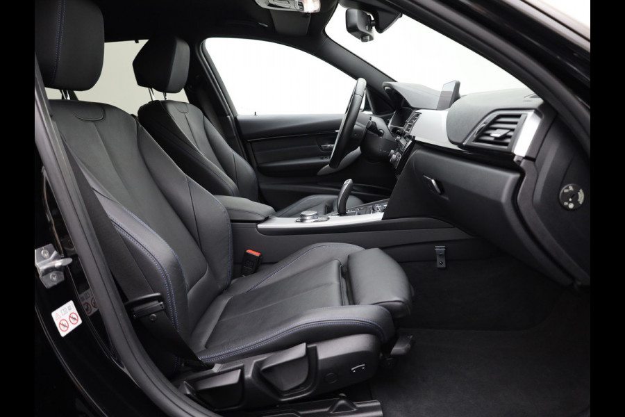 BMW 3 Serie Touring 318i M Sport Edition | Head Up | Elk. A-klep | 19'' | Leder | Stoelverw. | Prijs Rijklaar!!