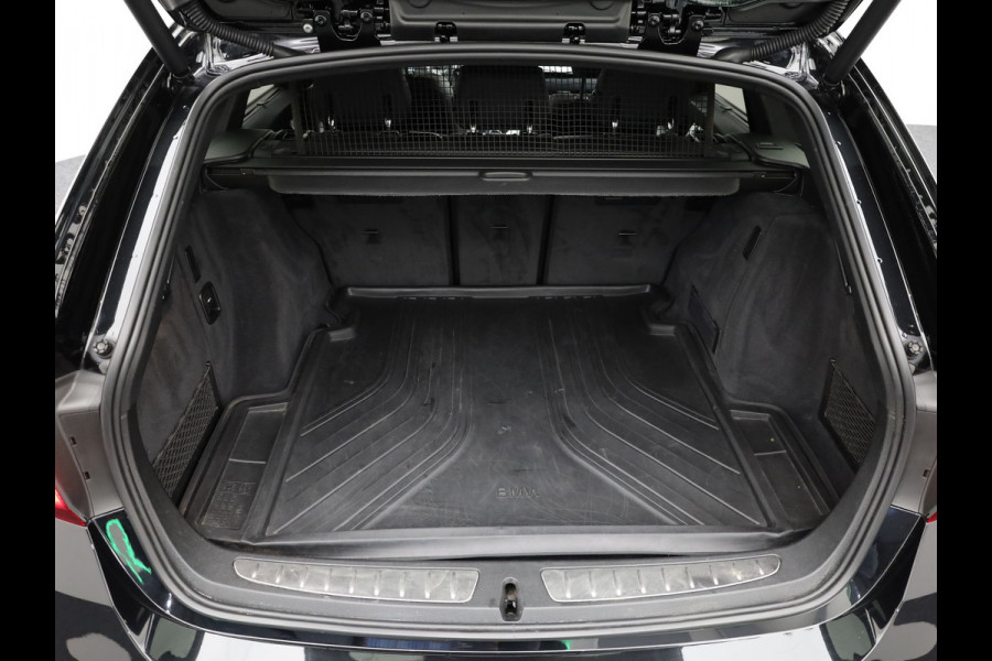 BMW 3 Serie Touring 318i M Sport Edition | Head Up | Elk. A-klep | 19'' | Leder | Stoelverw. | Prijs Rijklaar!!
