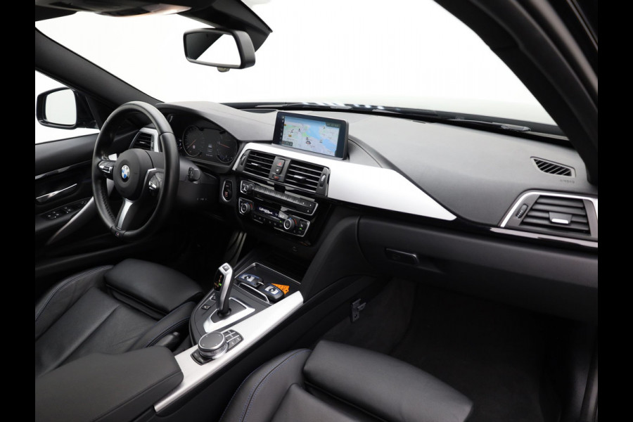 BMW 3 Serie Touring 318i M Sport Edition | Head Up | Elk. A-klep | 19'' | Leder | Stoelverw. | Prijs Rijklaar!!