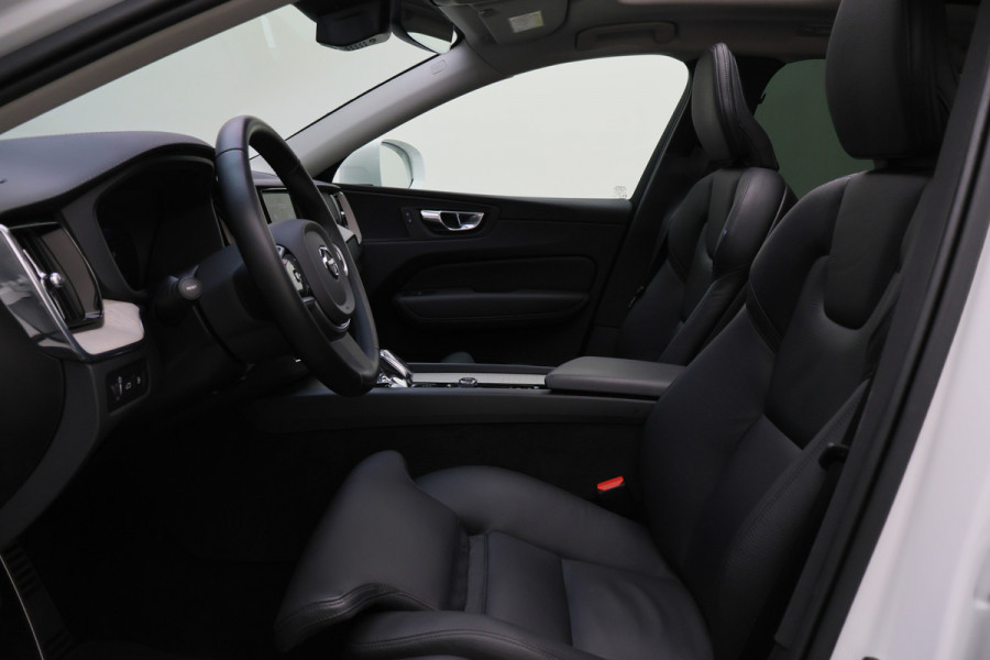 Volvo XC60 2.0 T6 Plug-in hybrid AWD Inscription Leer, Panoramadak, Memory, Camera, Apple Carplay, Keyless