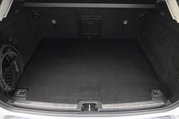 Volvo XC60 2.0 T6 Plug-in hybrid AWD Inscription Leer, Panoramadak, Memory, Camera, Apple Carplay, Keyless