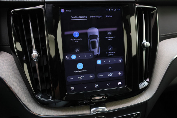Volvo XC60 2.0 T6 Plug-in hybrid AWD Inscription Leer, Panoramadak, Memory, Camera, Apple Carplay, Keyless