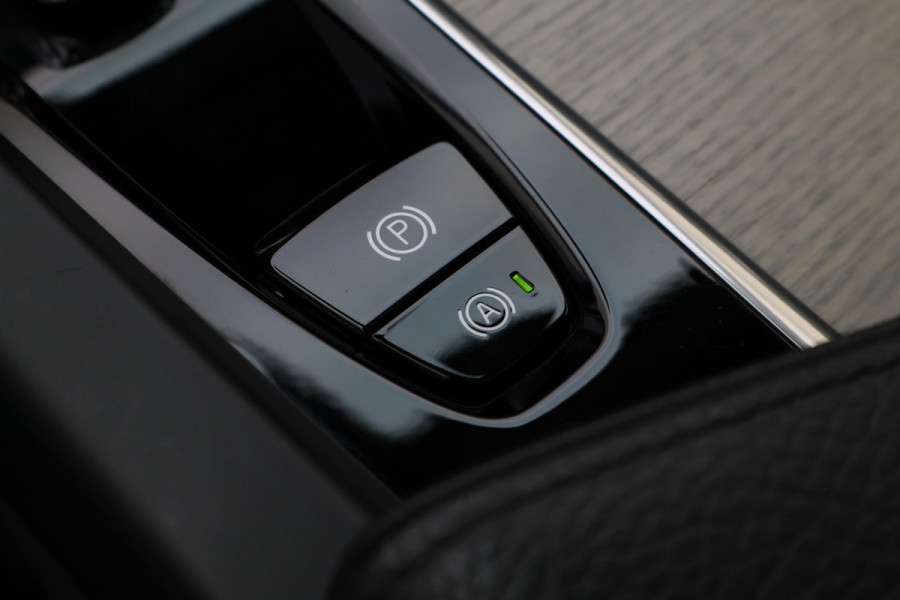 Volvo XC60 2.0 T6 Plug-in hybrid AWD Inscription Leer, Panoramadak, Memory, Camera, Apple Carplay, Keyless