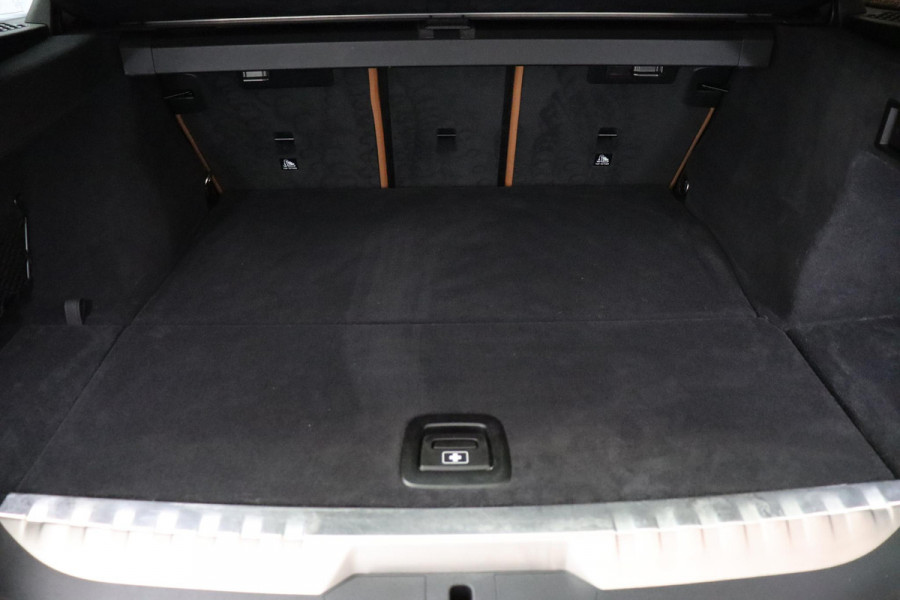 BMW 3 Serie Touring 330e High Executive M Sport Pakket Automaat / SoH 98% / Facelift / Widescreen / Panoramadak / Hifi / Adaptieve LED-koplamp / Driving Assistant / Live Cockpit Professional / DAB / 18 Inch / Leder / Extra Getint Glas / Stoelverwarming / Achteruitrijcamera / Shadow Line / Grootlichtassistent / Active Protection